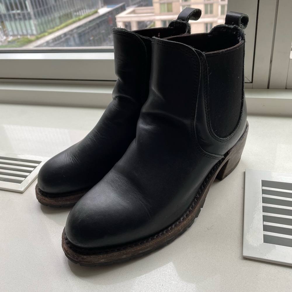 Red Wing Heritage Harriet Boots in Black Leather Size 7